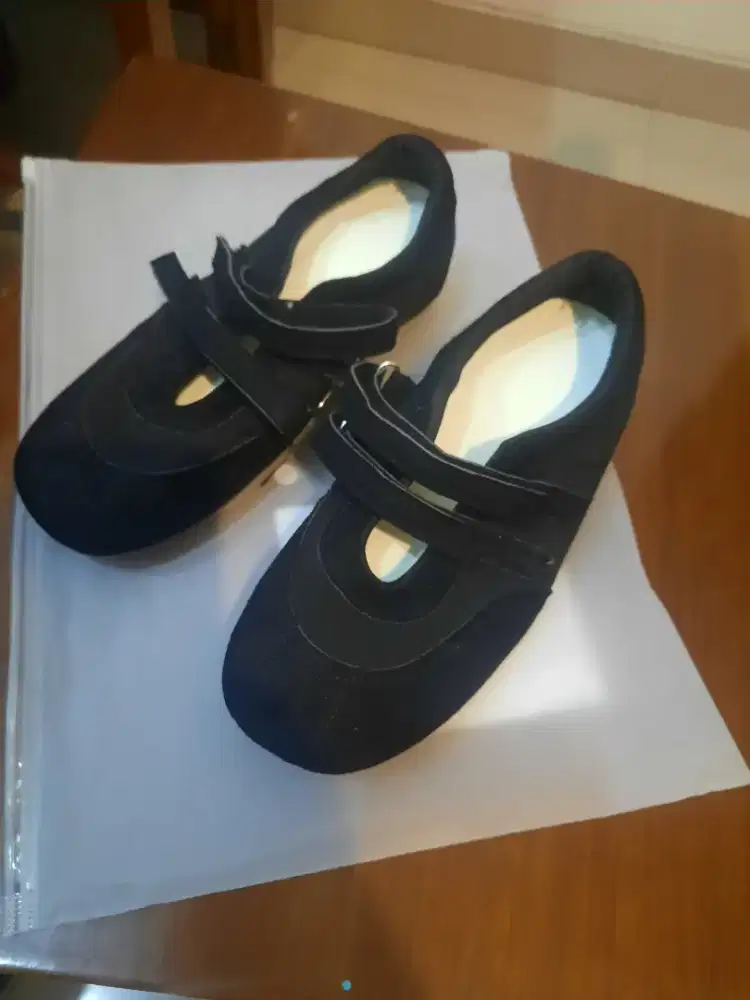 Sneakers wanita ala miu