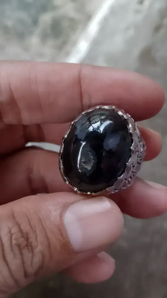 Batu kelor motif manusia sakral temuan angker