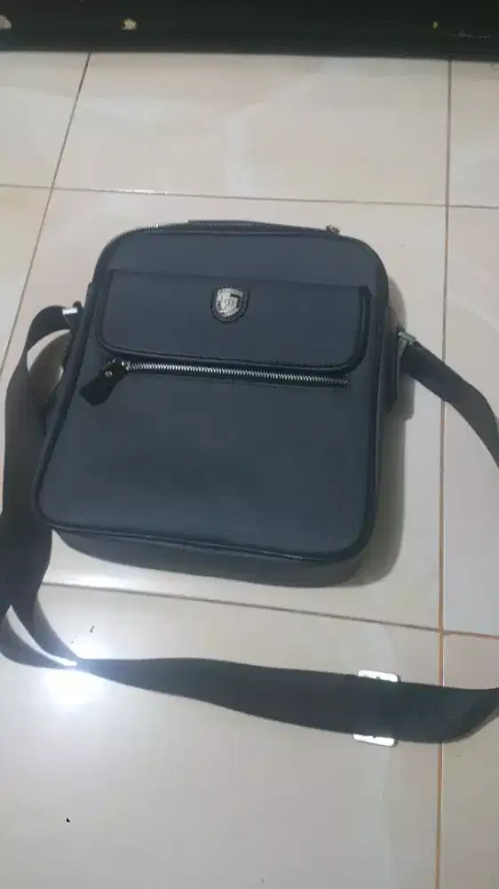tas sling bag second like new