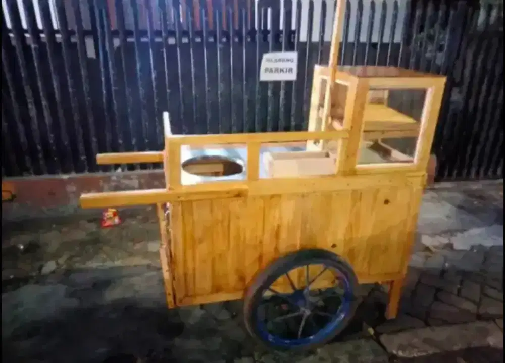 Gerobak Cilok, bakso tusuk