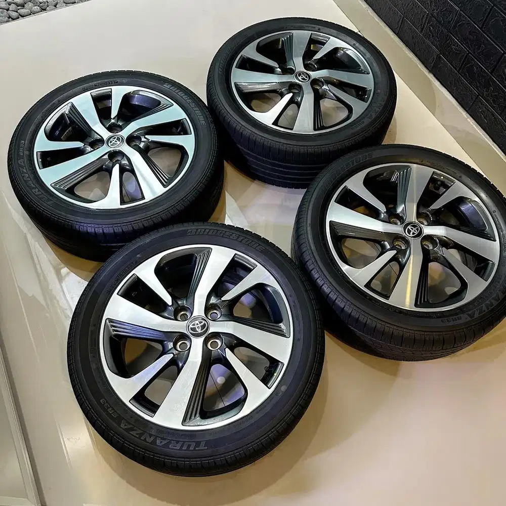 Velg Yaris 2021 GR OEM ORI Copotan plus Ban Bridgestone