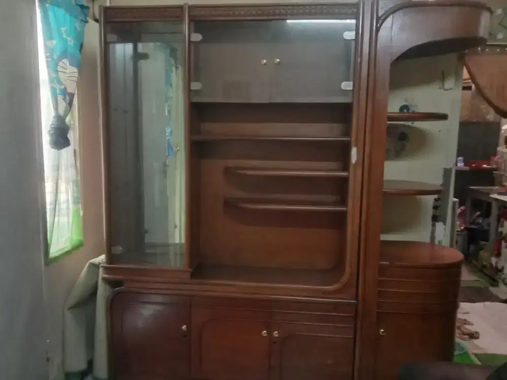 Jual lemari mainan bekas