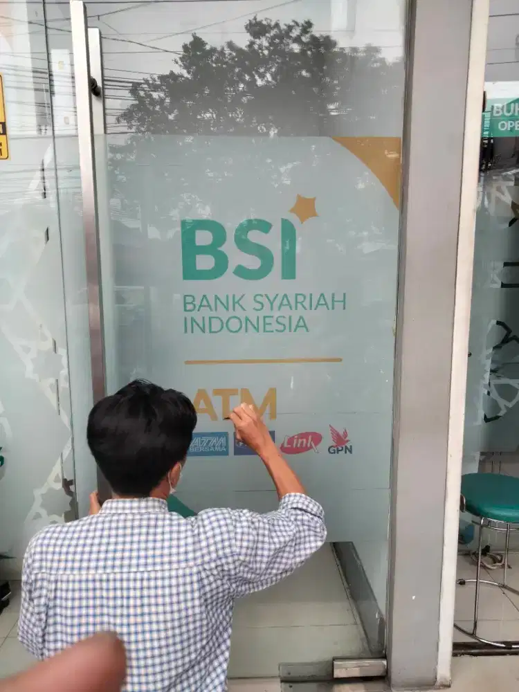 Sticker kaca custom dan printing