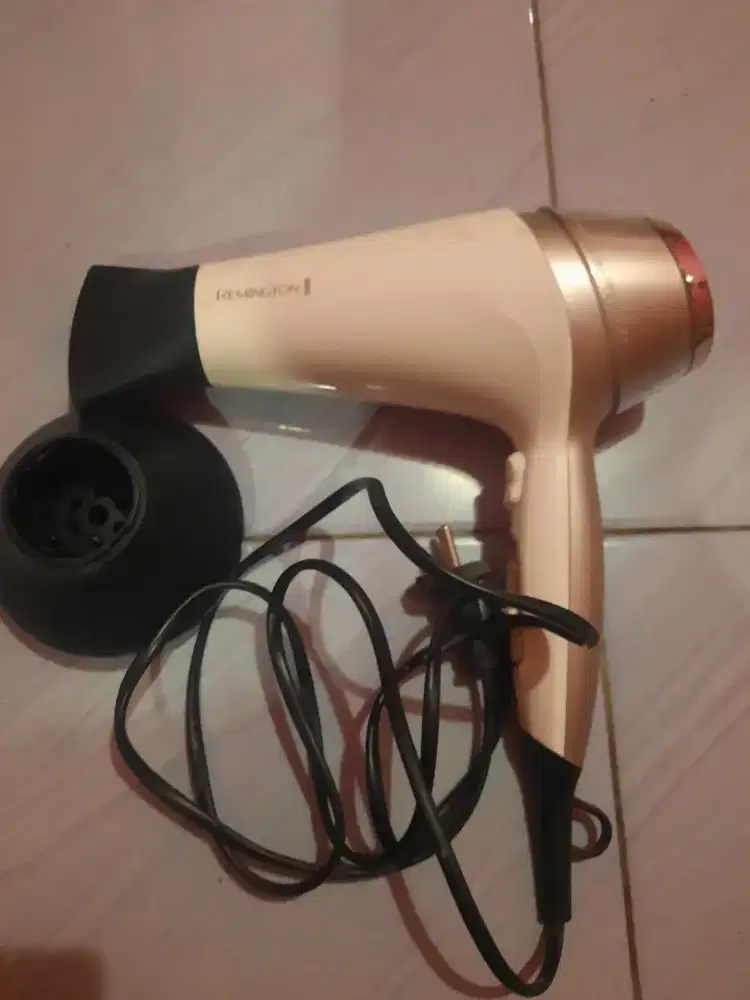 HAIR DRYER REMINGTON