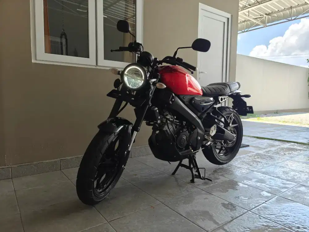 Yamaha XSR 155 (2023) Red + Bonus