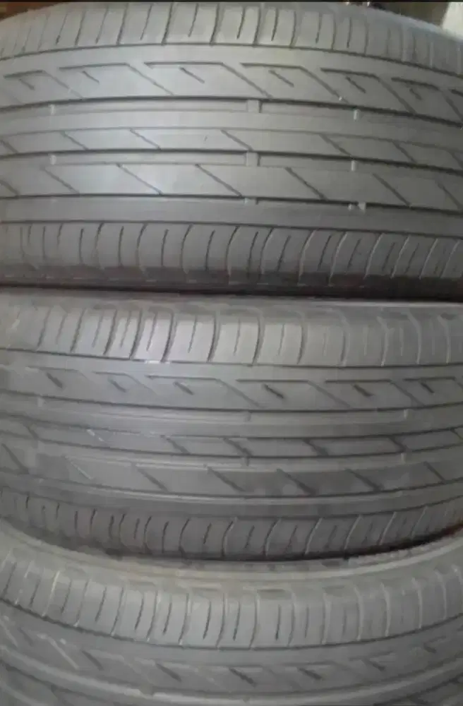 Ban RFT 225 50 18 brigestone