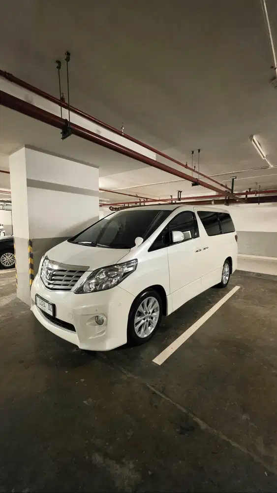 Toyota Alphard 2.4 S Premium Sound AT Low KM!