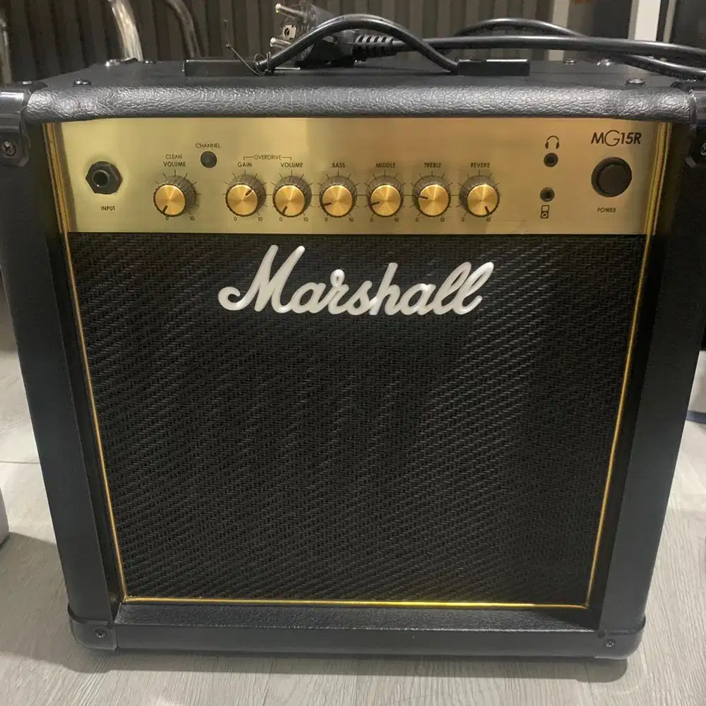 Amplifier Marshall MG15R jarang dipake, boleh nego