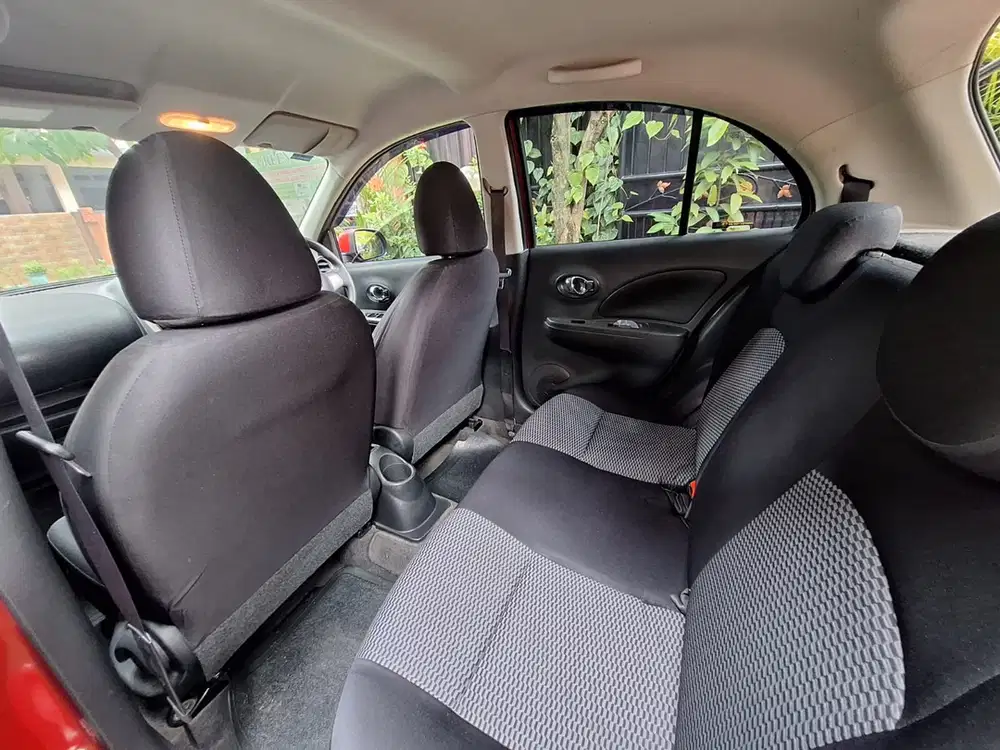 Nissan March 2011 Bensin