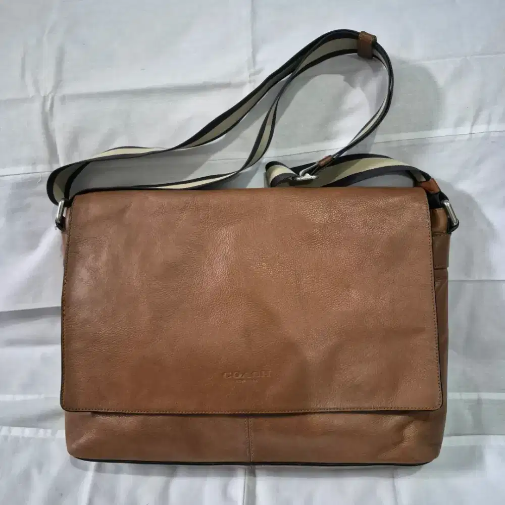 Tas Selempang Messenger Coach Kulit