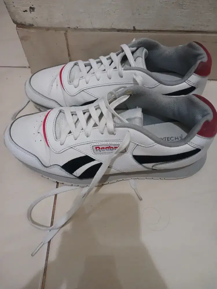 Sepatu SNEAKERS ReeBok ORI Preloved NO CACAT (TANPA BOX)