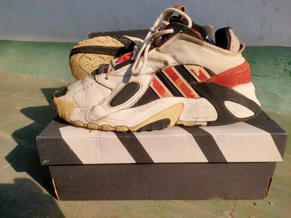 Sepatu Basket Adidas Streetball