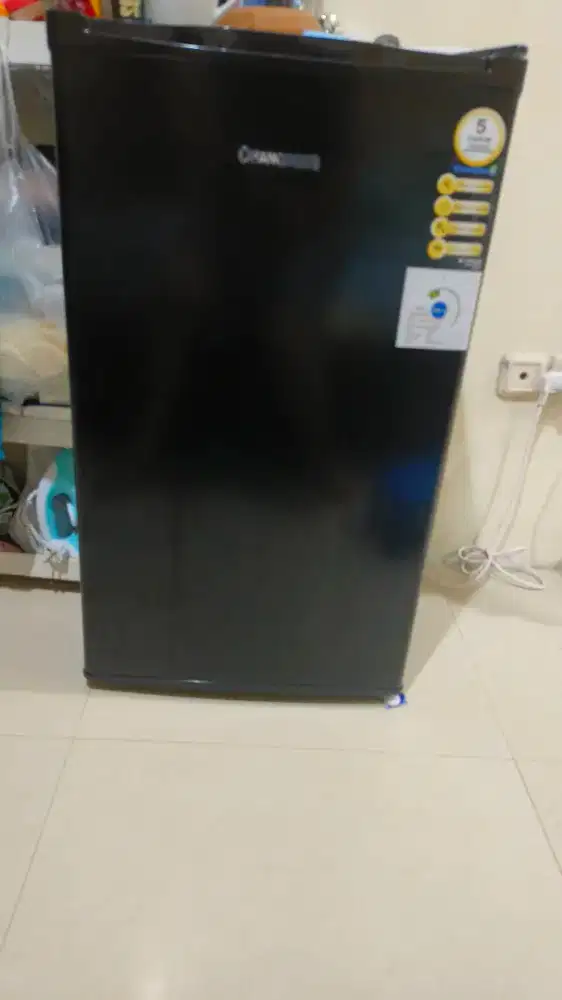 Kulkas Changhong CBC 100 Hitam