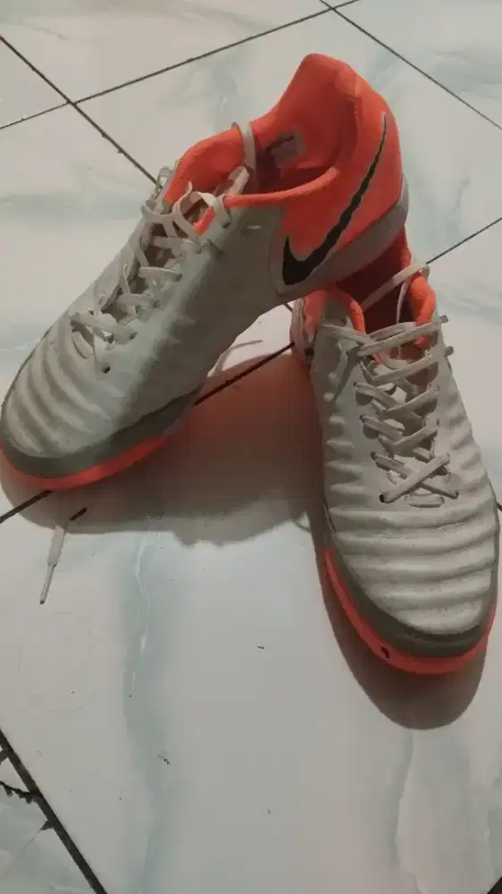 Sepatu futsal NIKE TEMPO X ORANGE