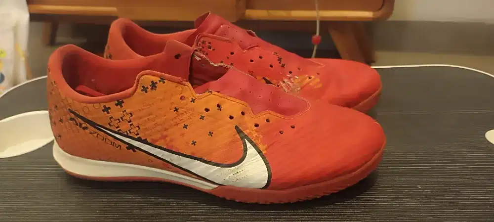 DIJUAL sepatu FUTSAL size 42