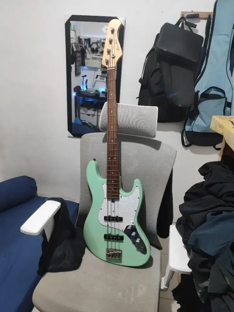 bacchus universe wjb 330r 4 string cyan