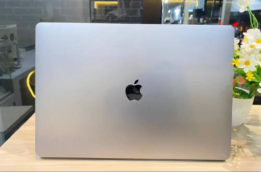 Macbook Pro 2019 (A2141) Core i7 RAM 16GB//SSD 512GB Fungsi Normal