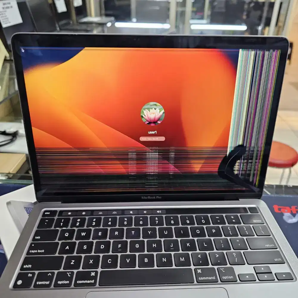 Macbook Pro 2020 M1|8GB|256GB|13.3INCH