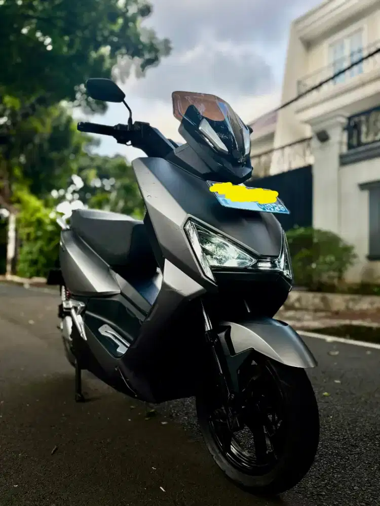 United TX1800 grey 2024 original