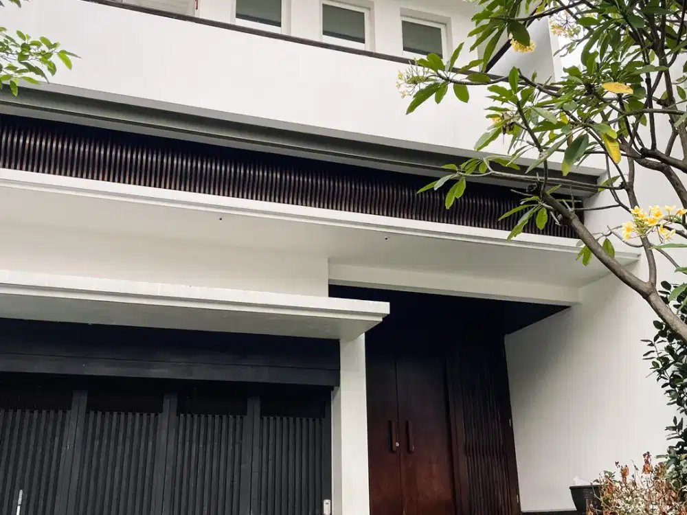 Sewa Rumah Mewah Exclusive 2 Lantai Menteng Dekat Area Komersil