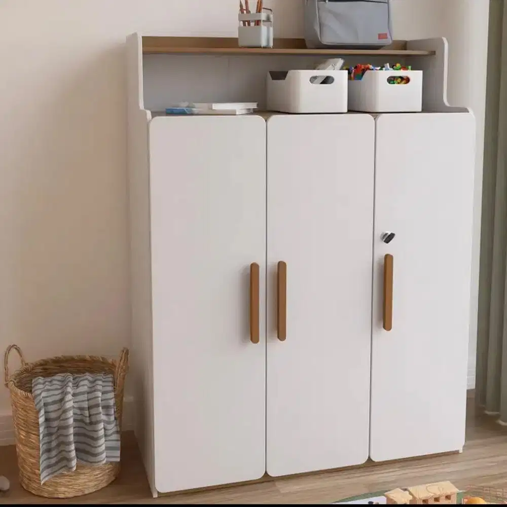 Lemari pakaian anak minimalis