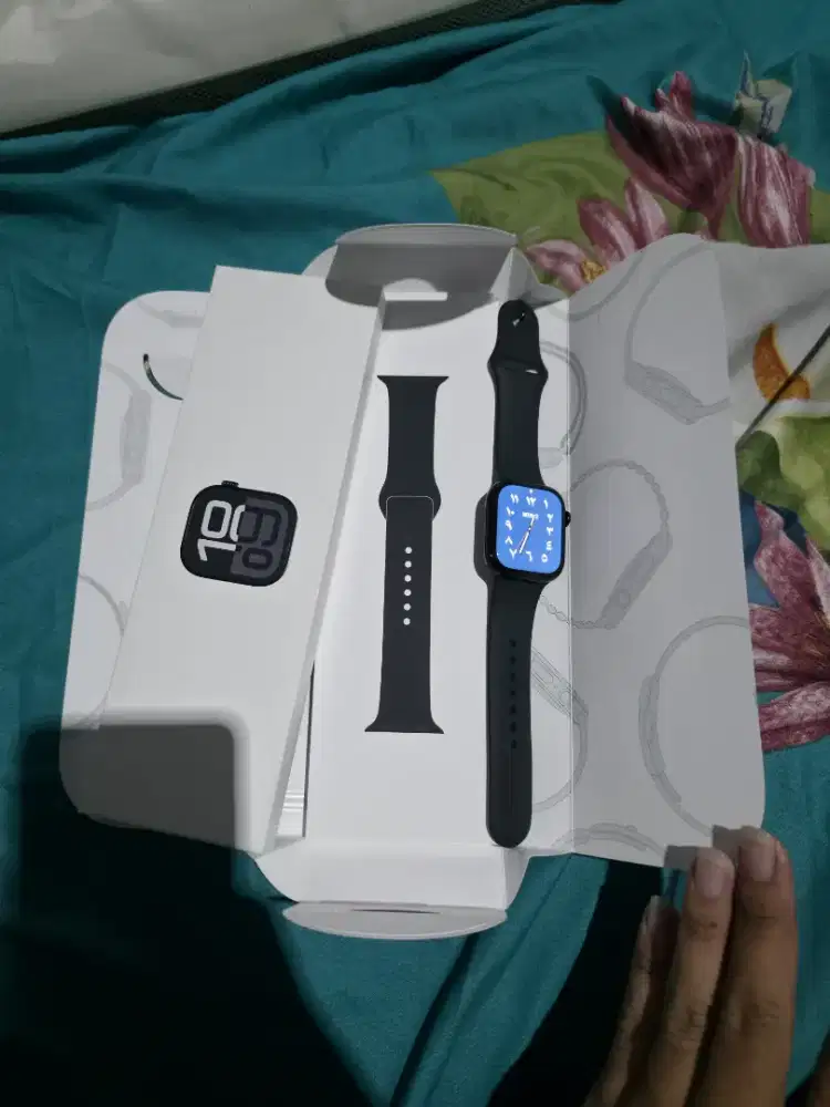 Apple watch series 10 LIKE NEW