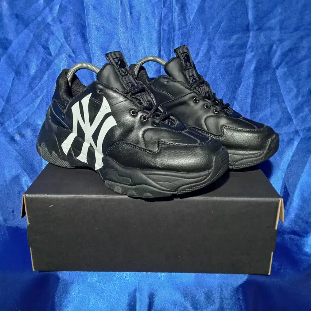 PRELOVED/THRIFT SEPATU PRIA WANITA SNEAKERS MLB NY YANKEES CHUNKY