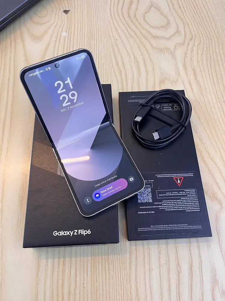 Second Samsung Zflip 6 12/256GB Garansi Resmi Sein