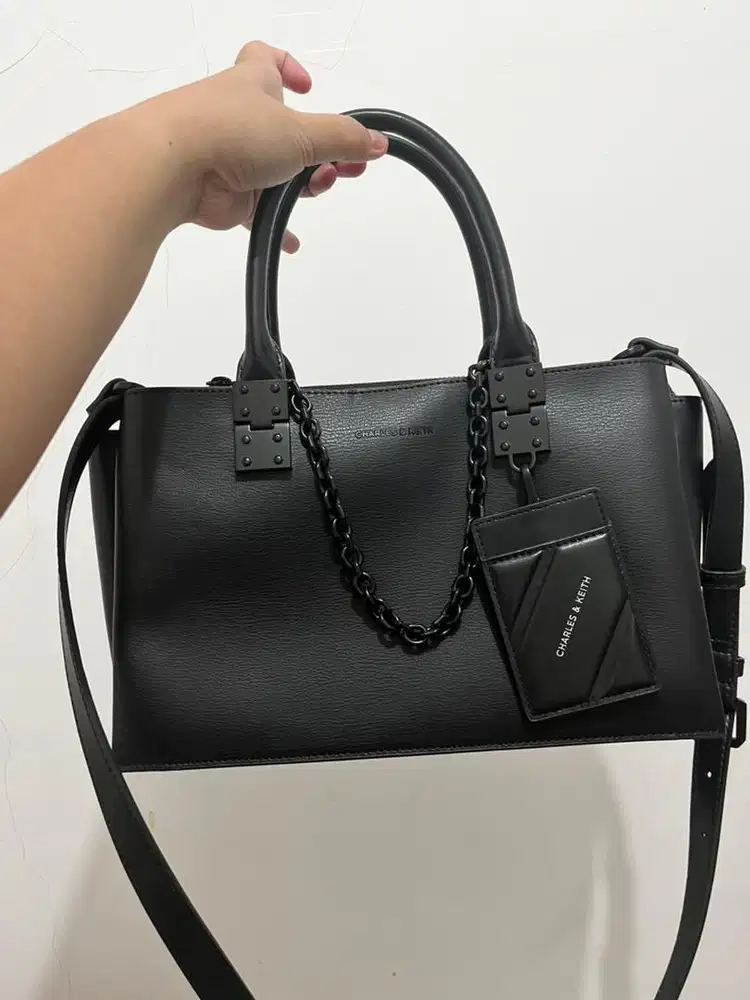 CHARLES & KEITH CAMERON DOUBLE TOP HANDLE BAG (6bln beli, 1X pakai)