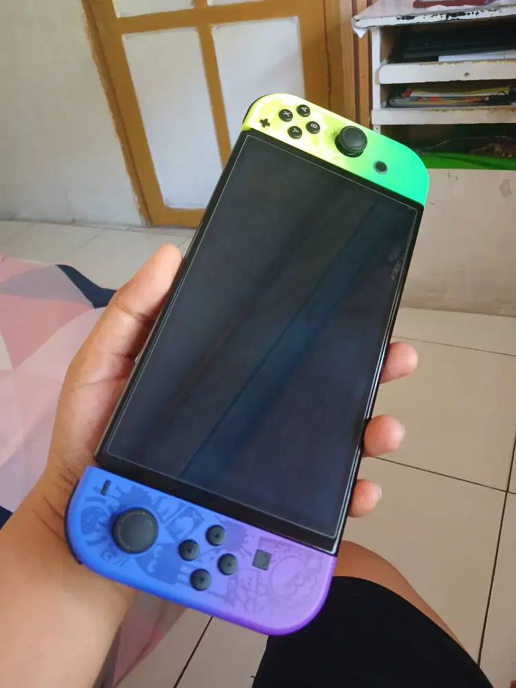 Nintendo switch oled 256GB sudah ada game nya ce epwe dan OFW