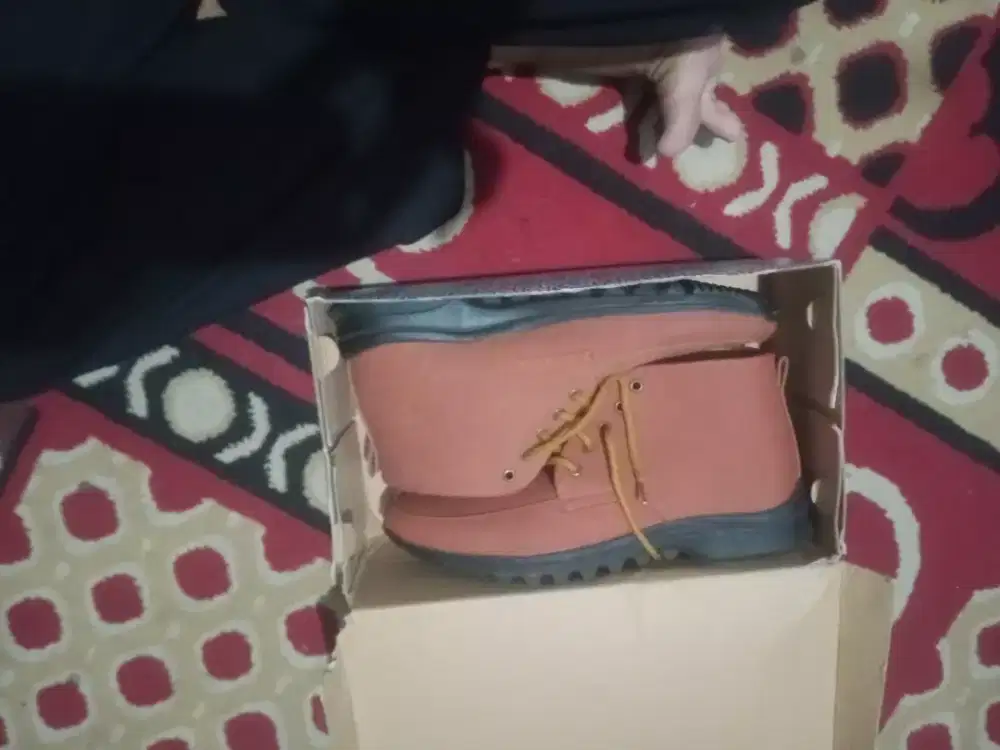 Sepatu Size 41,42,43