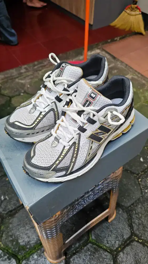 New Balance 1906R White Metallic Gold
