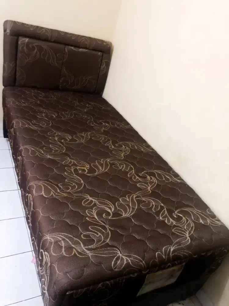 Kasur dan divan Musterring Symphony 100x200 Coklat Emas Bekas