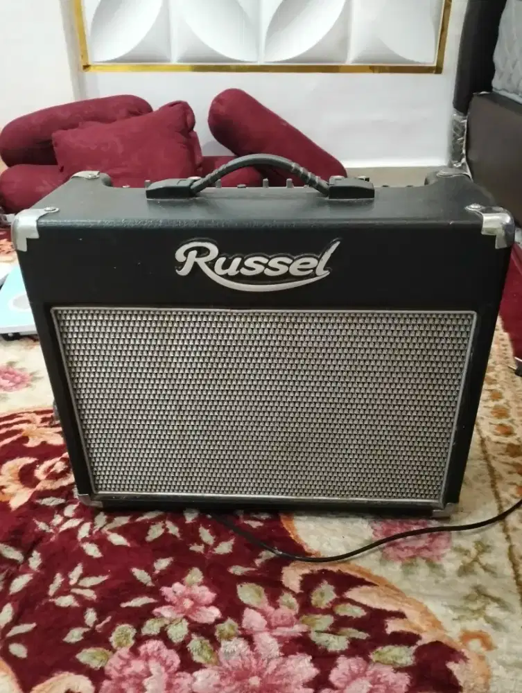 amplifier / sound russel rg 15
