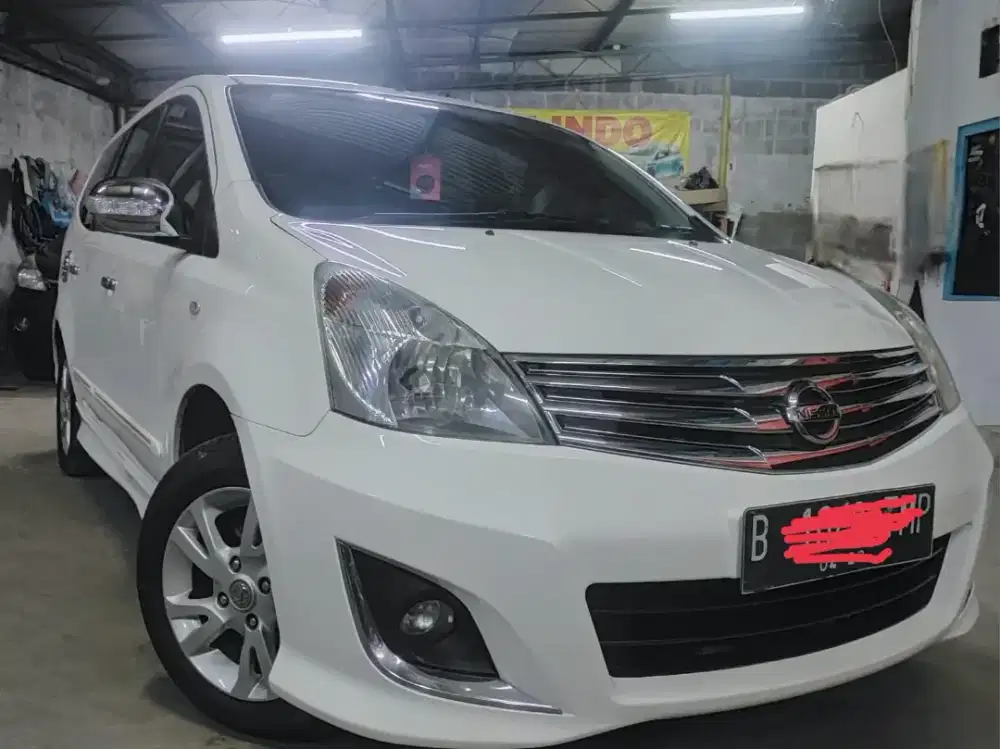 Dp 4 jt Grand Livina XV a/t 2013