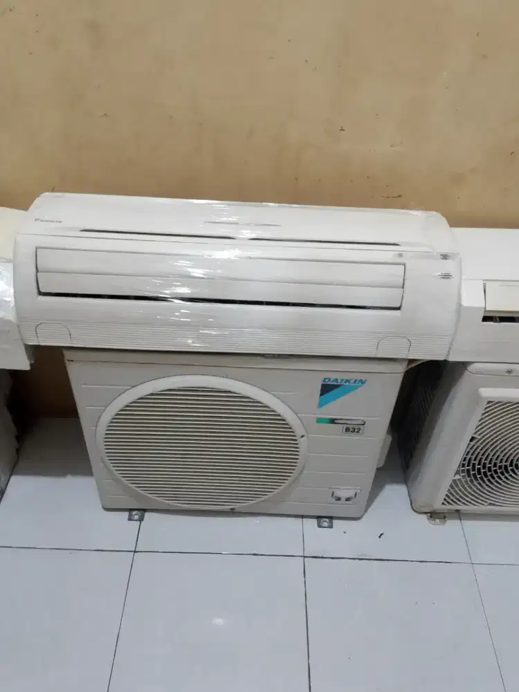 JUAL/TT AC DAIKIN ½PK
