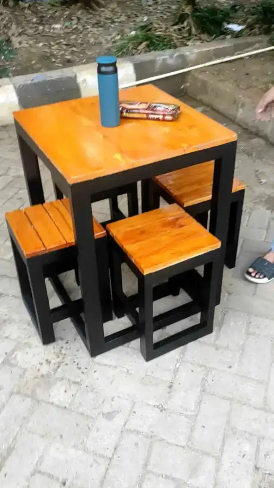 Meja dari kayu meja cafe restoran dan warung makan