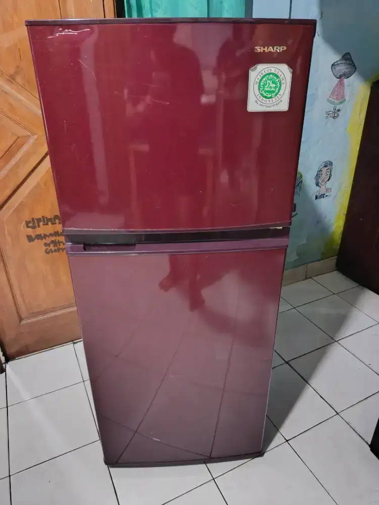 Kulkas 2 pintu merek sharp