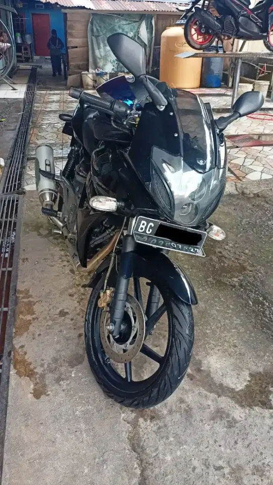 Dijual Pulsar 220f (220cc) + gratis helm fullface jpn