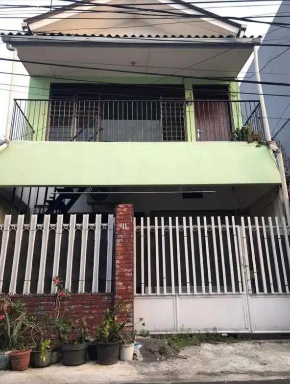 DIKONTRAKKAN : 4 KAMAR, Rp 3.000.000/bln, HANYA LANTAI ATAS (lt 2)