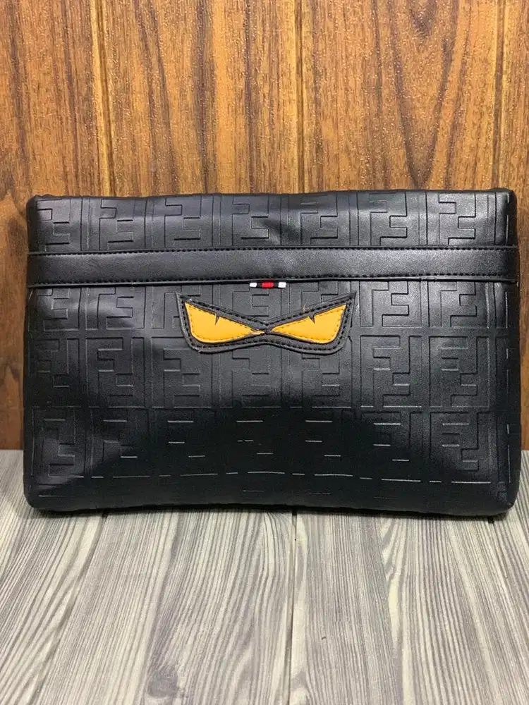 Clutch Ala Fendi