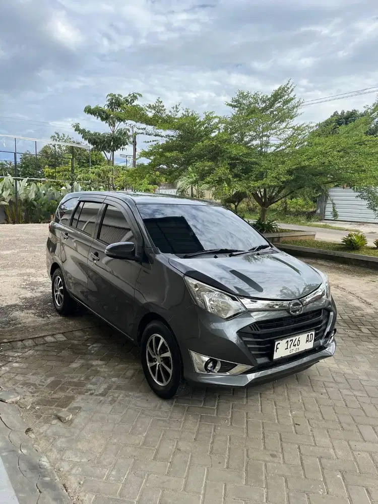 Daihatsu Sigra R 1.2 MT