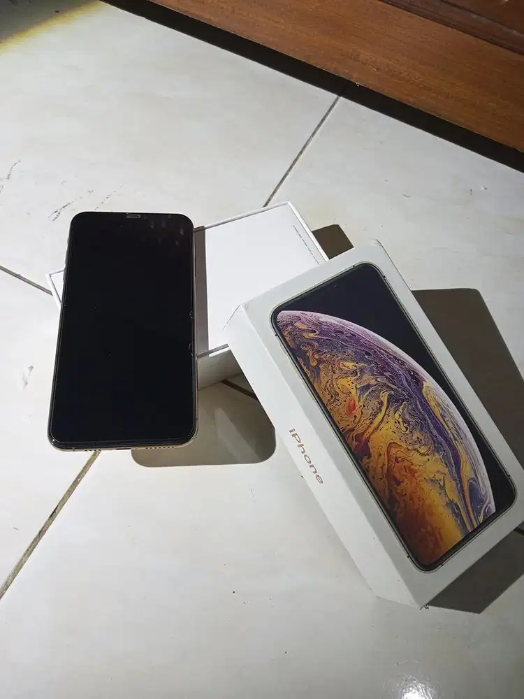 Dijual iphone xs max ram 64 inter