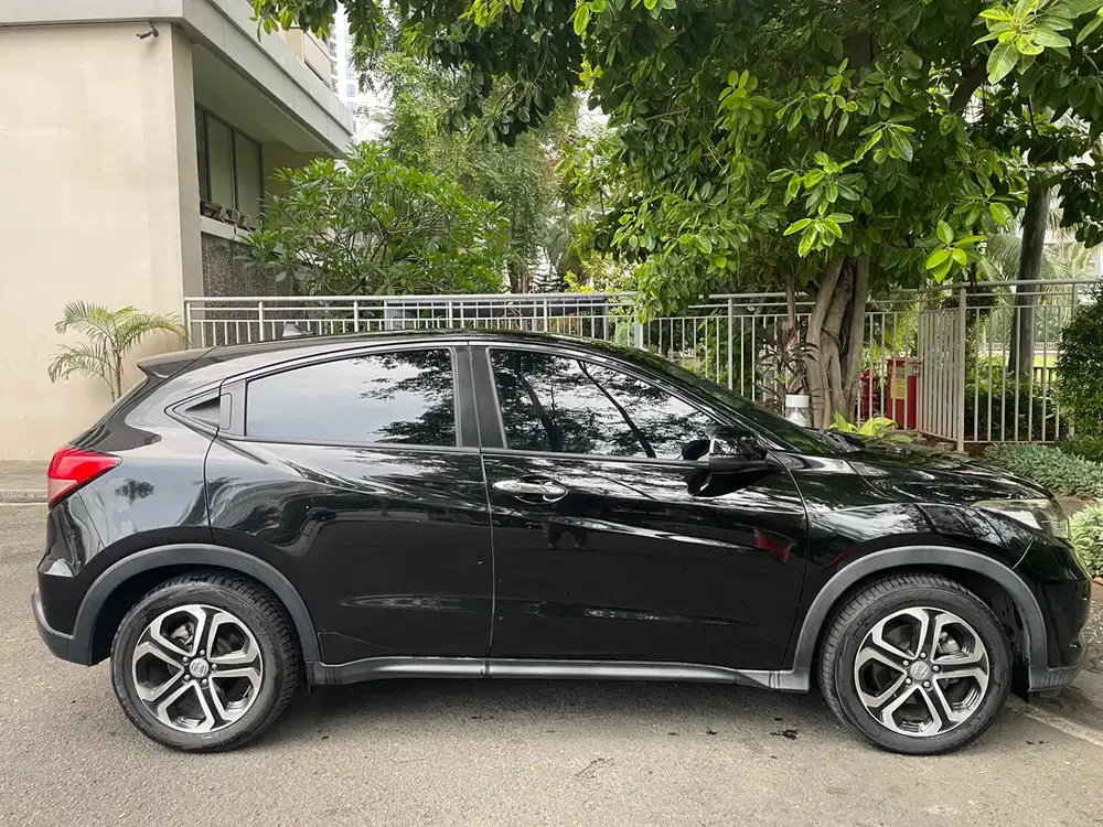 Honda HR-V 1.5 E CVT 2017 Bensin