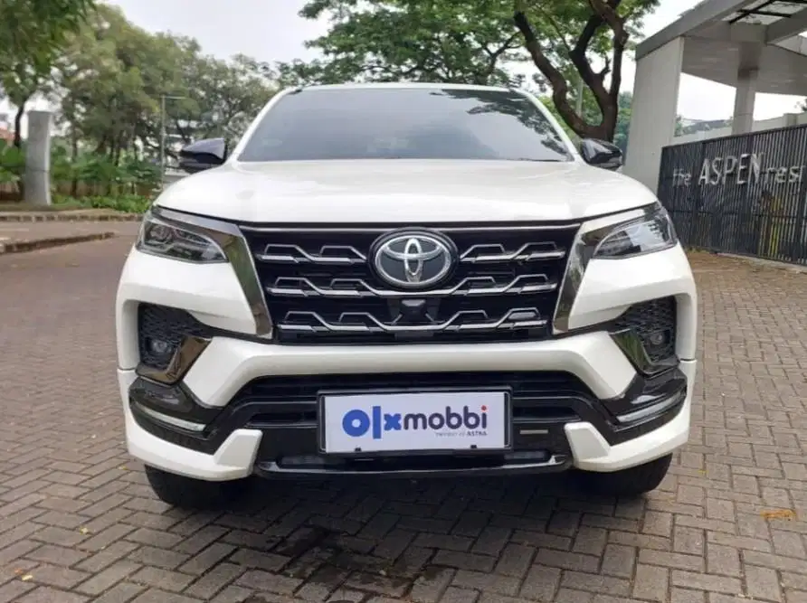 DP MURAH Toyota Fortuner 2.8 4x2 GR Sport DSL Solar-AT 2022 C4VOA