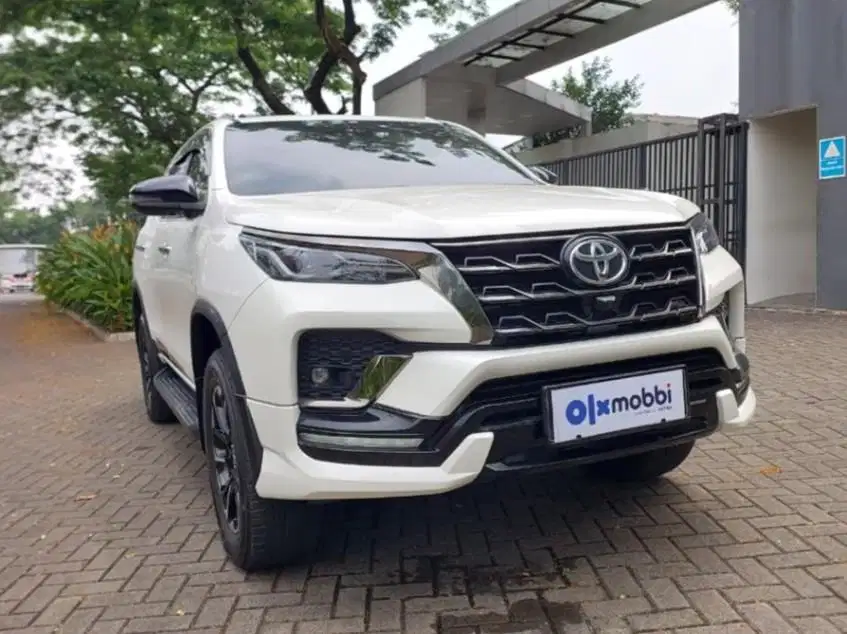 DP MURAH Toyota Fortuner 2.8 4x2 GR Sport DSL Solar-AT 2022 C4VOA