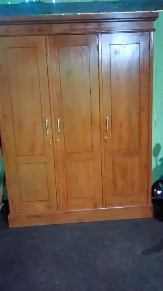 Lemari pakaian jati 3 pintu