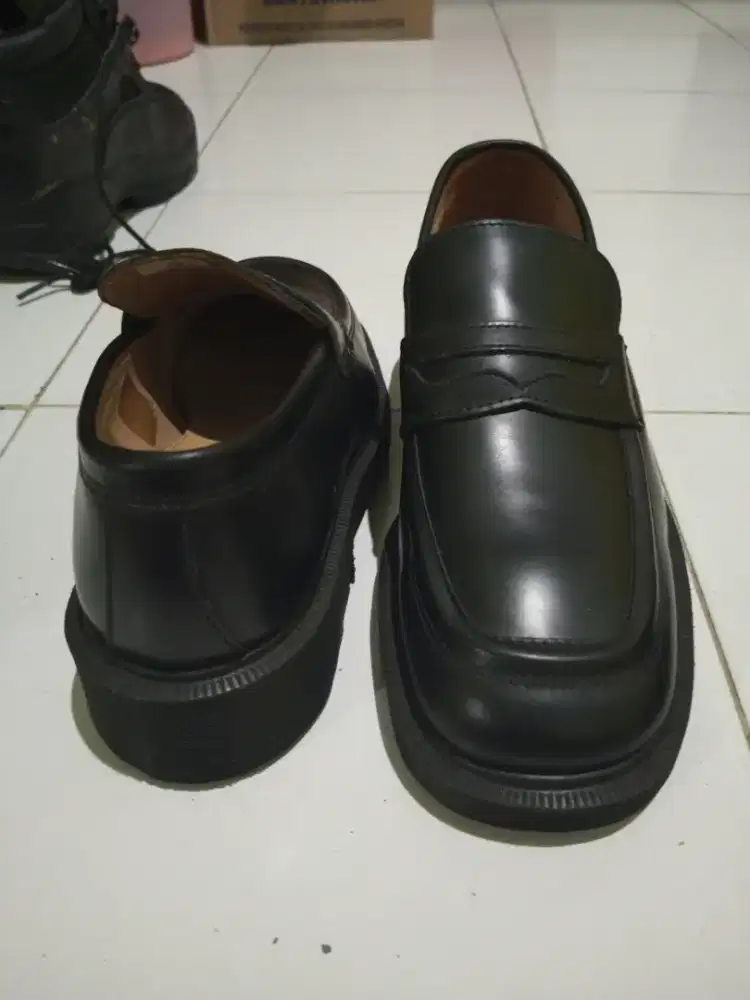 Sepatu formal kasual Dr. Martens original
