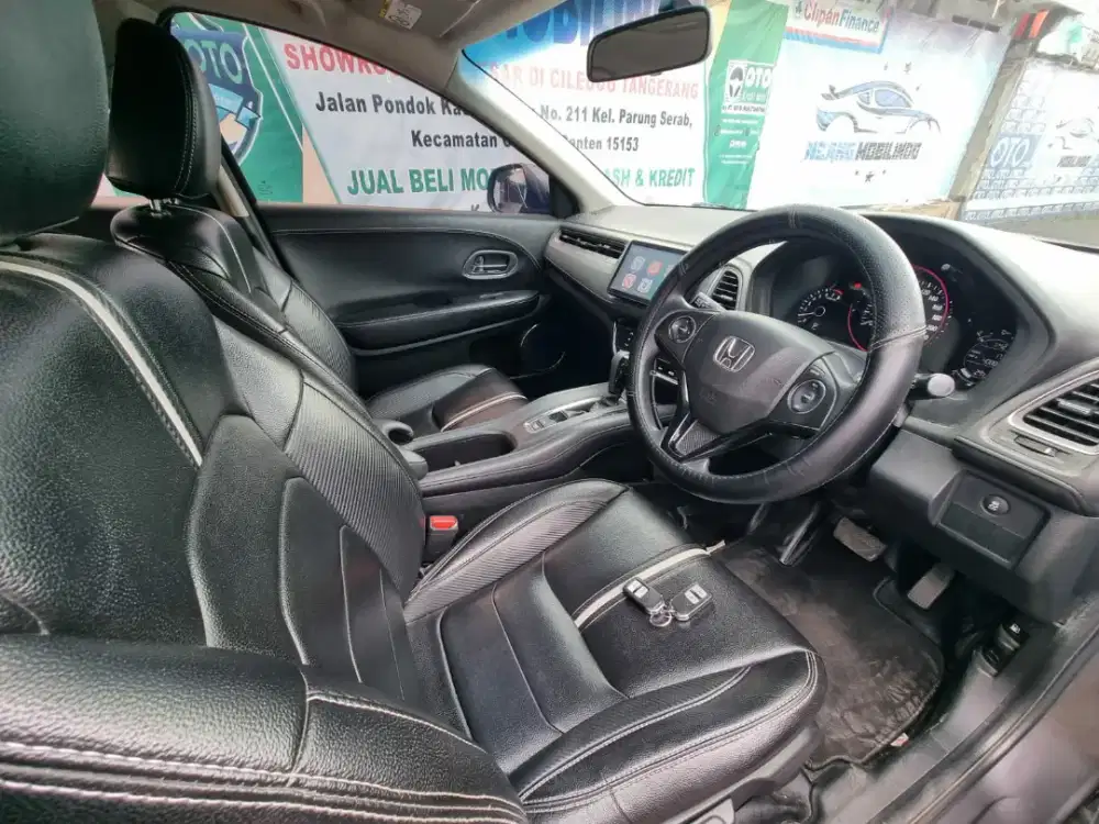 Honda HR-V E CVT 1.5 AT 2018 Bensin
