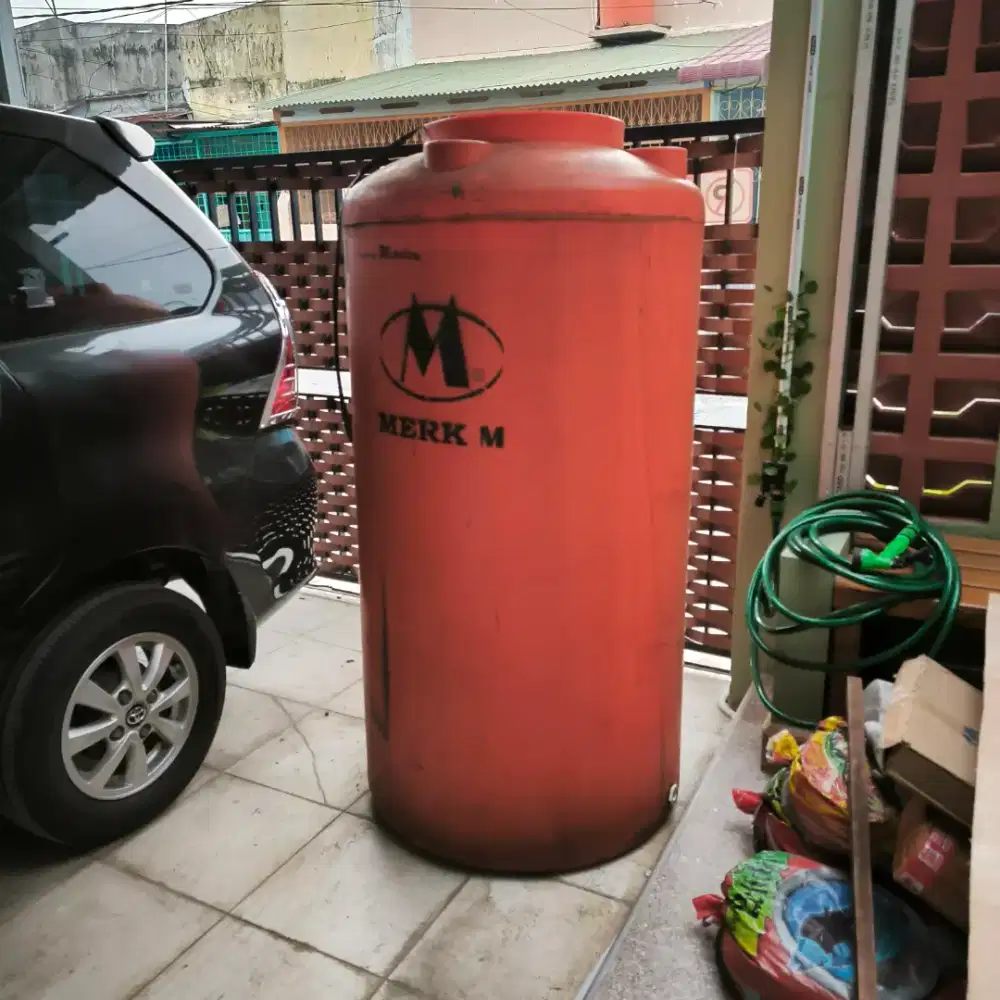 Second Toren Air 1000 Liter Orange Merk M Matahari